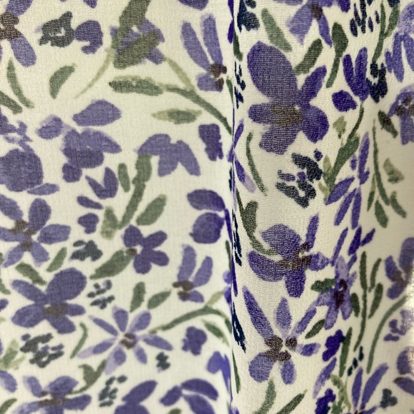 Beautiful breezy and flowy blouse size small - Picture 6 of 11